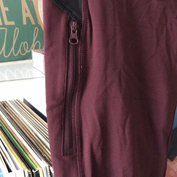 Lululemon Crop Luxtreme Leggings Size 6 🍋 - Picture 2 of 4